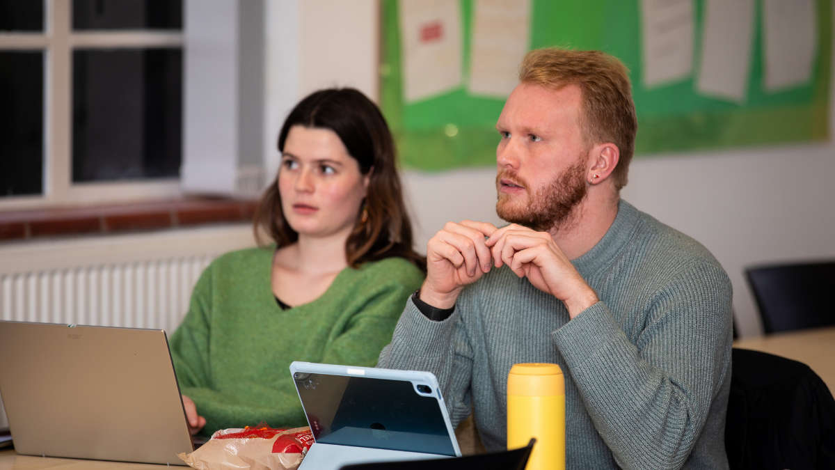 Two master's students in the Institute of Education
