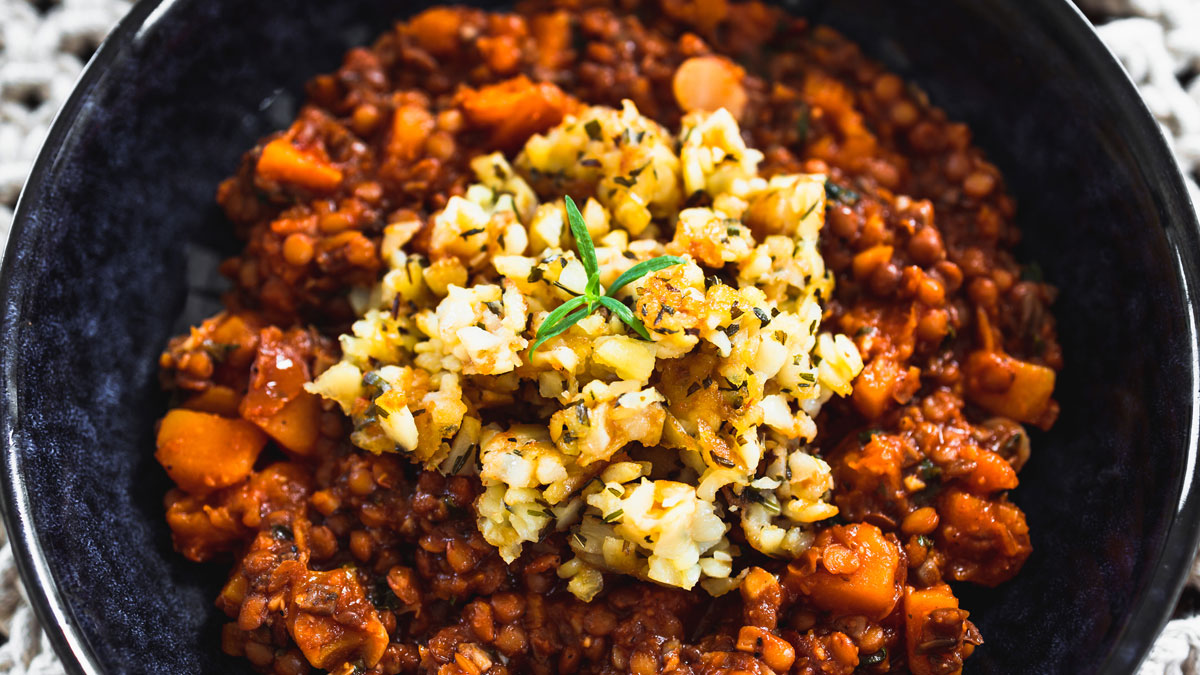 A hearty bowl of lentil curry.
